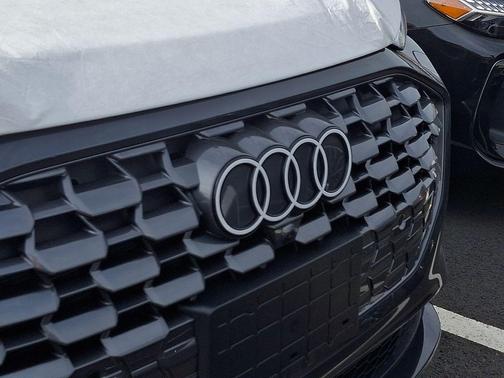 Tambora Gray Metallic 2026 Audi Q5 Premium Plus TFSI quattro S tronic