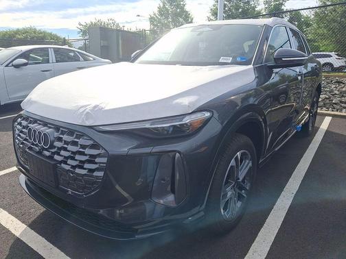 Tambora Gray Metallic 2026 Audi Q5 Premium Plus TFSI quattro S tronic