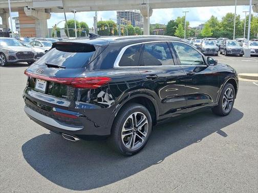 2025 Audi Q5 Premium