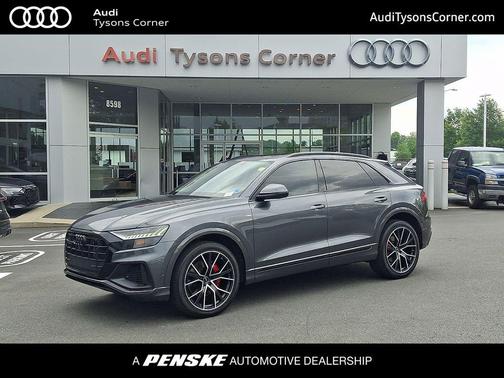 Daytona Gray Pearl Effect 2023 Audi Q8 55 Premium Plus