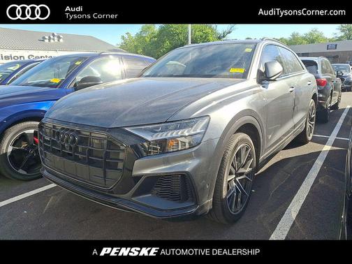 Daytona Gray Pearl Effect 2023 Audi Q8 55 Premium Plus