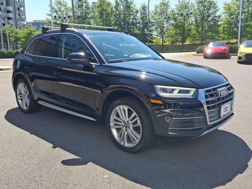 Black Metallic 2018 Audi Q5 2.0T Tech Premium