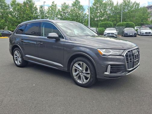 Samurai Gray Metallic 2022 Audi Q7 55 Premium Plus