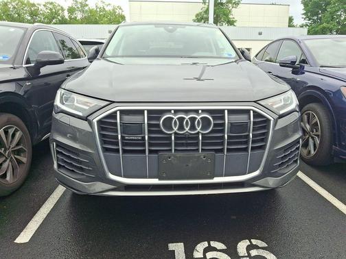 Samurai Gray Metallic 2022 Audi Q7 55 Premium Plus