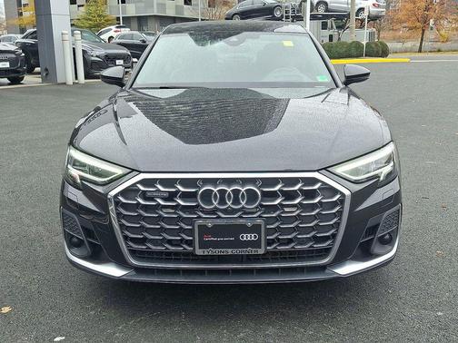 2022 Audi A8 L 55 TFSI quattro Tiptronic