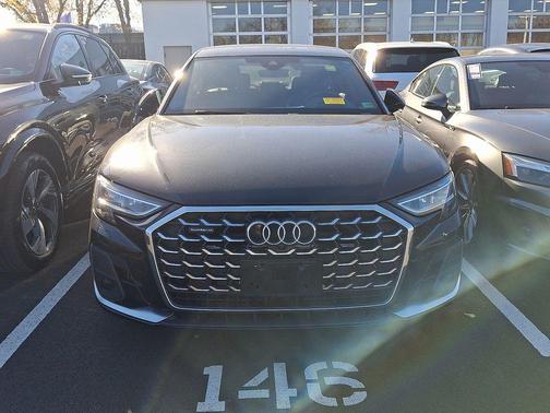 2022 Audi A8 L 55 TFSI quattro Tiptronic