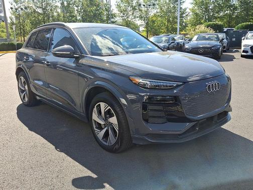 2025 Audi Q6 e-tron Premium Plus quattro