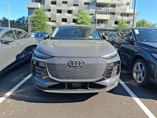2025 Audi Q6 e-tron Premium Plus quattro