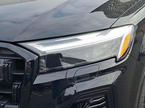 2026 Audi Q7 55 Premium Plus