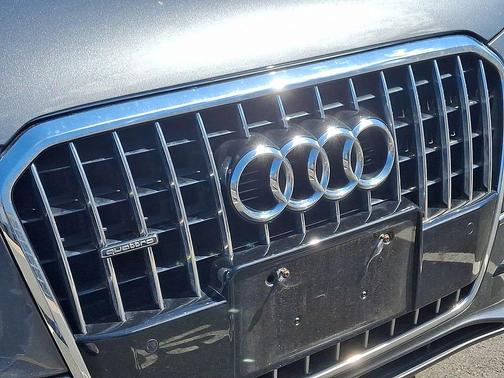 Daytona Gray Pearl Effect 2016 Audi Q5 3.0T Premium Plus