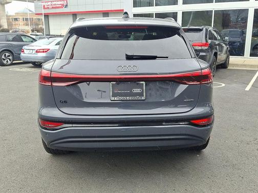 2025 Audi Q6 e-tron Premium Plus quattro