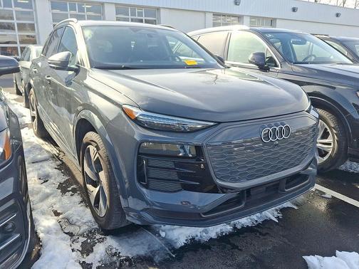 2025 Audi Q6 e-tron Premium Plus quattro