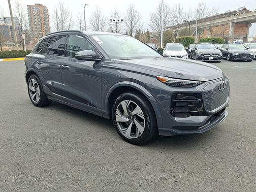 2025 Audi Q6 e-tron Premium Plus quattro