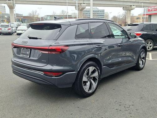 2025 Audi Q6 e-tron Premium Plus quattro