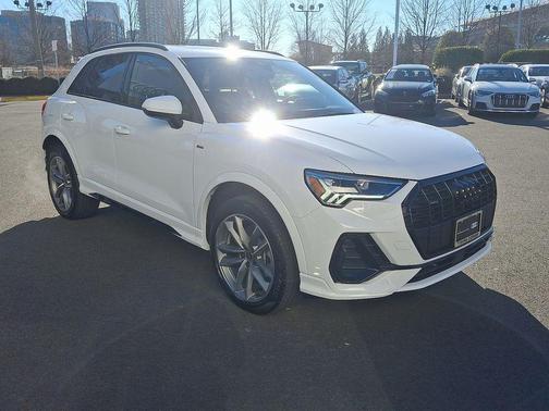 2025 Audi Q3 Premium 45 TFSI S line quattro Tiptronic