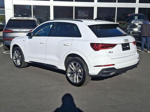 2025 Audi Q3 Premium 45 TFSI S line quattro Tiptronic