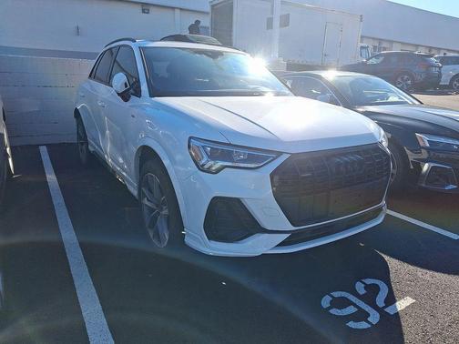 2025 Audi Q3 Premium 45 TFSI S line quattro Tiptronic