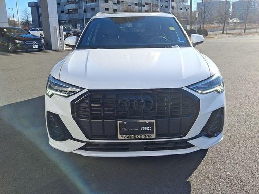 2025 Audi Q3 Premium 45 TFSI S line quattro Tiptronic