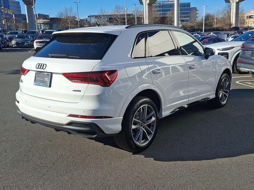 2025 Audi Q3 Premium 45 TFSI S line quattro Tiptronic