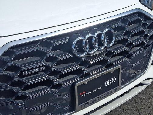 2022 Audi Q5 45 S line Premium Plus
