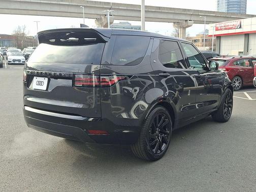 2024 Land Rover Discovery P360 Dynamic SE