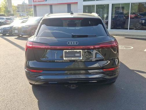2024 Audi Q8 e-tron Premium Plus