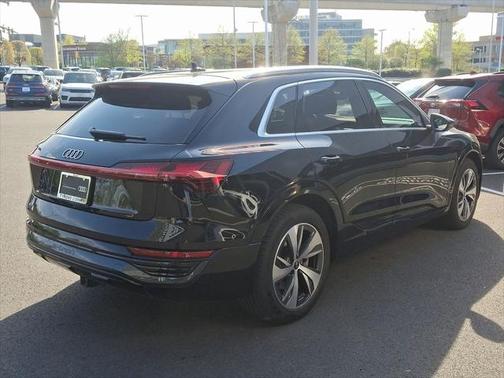 2024 Audi Q8 e-tron Premium Plus