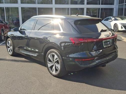 2024 Audi Q8 e-tron Premium Plus