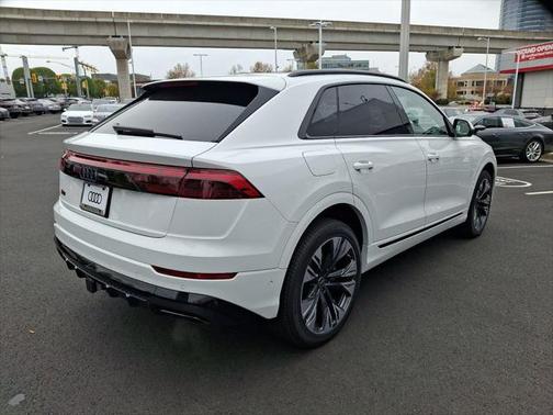 2025 Audi Q8 55 Premium Plus