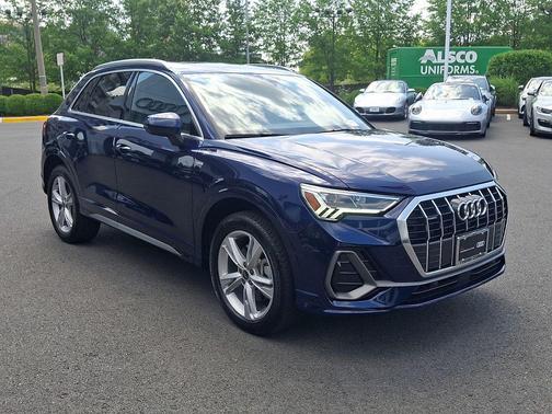 Navarra Blue Metallic 2023 Audi Q3 Premium 45 TFSI S line quattro Tiptronic
