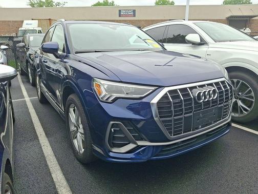 Navarra Blue Metallic 2023 Audi Q3 Premium 45 TFSI S line quattro Tiptronic