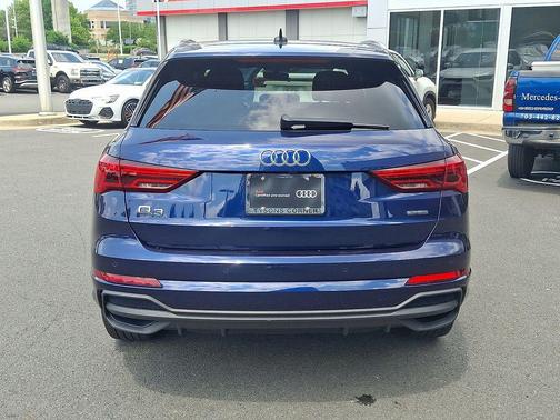 Navarra Blue Metallic 2023 Audi Q3 Premium 45 TFSI S line quattro Tiptronic