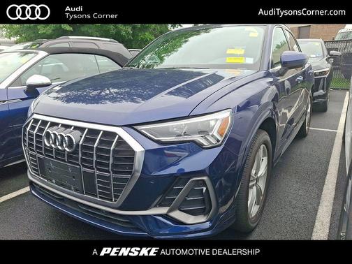 Navarra Blue Metallic 2023 Audi Q3 Premium 45 TFSI S line quattro Tiptronic