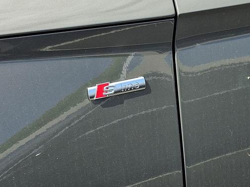 Chronos Gray Metallic 2025 Audi Q5 55 S line Premium