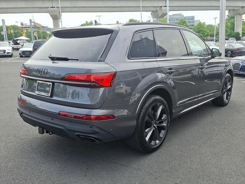 2025 Audi Q7 55 Premium Plus