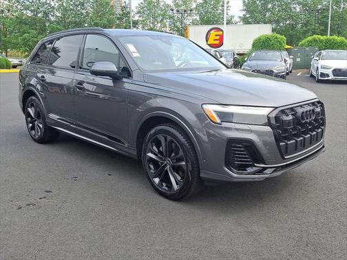 2025 Audi Q7 55 Premium Plus