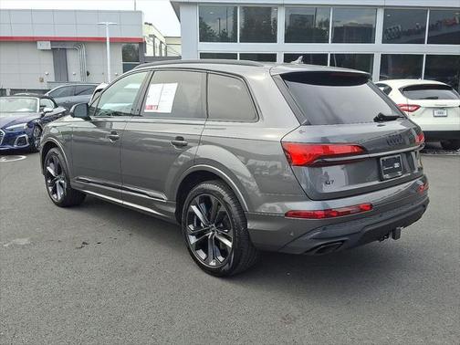 2025 Audi Q7 55 Premium Plus