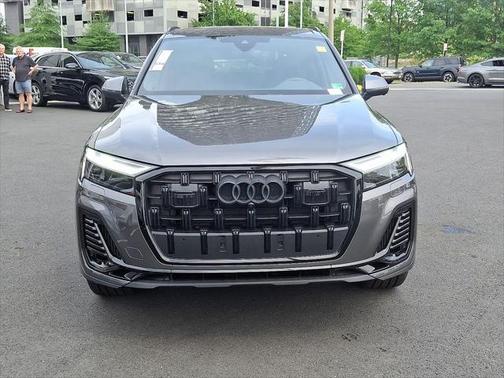 2025 Audi Q7 55 Premium Plus