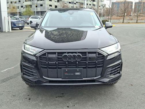 2023 Audi Q7 55 Premium Plus