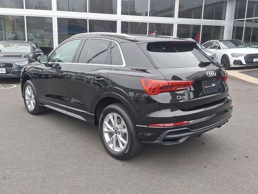 2024 Audi Q3 Premium 45 TFSI S line quattro Tiptronic