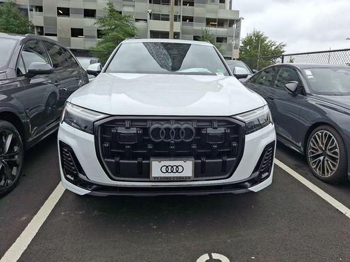 2026 Audi Q7 45 Premium