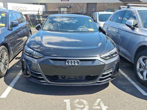 Mythos Black Metallic 2023 Audi e-tron GT Premium Plus quattro