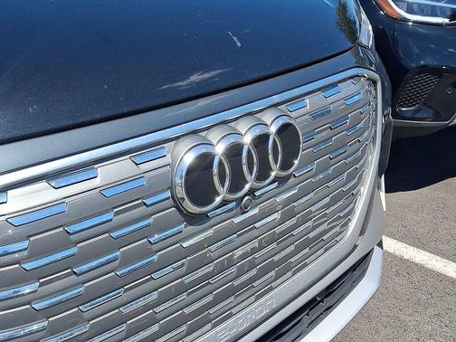 Mythos Black Metallic 2023 Audi Q4 e-tron Premium 50 quattro