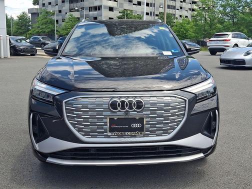 Mythos Black Metallic 2023 Audi Q4 e-tron Premium 50 quattro