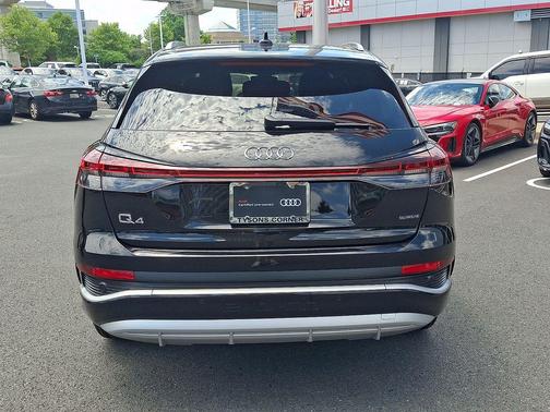 Mythos Black Metallic 2023 Audi Q4 e-tron Premium 50 quattro