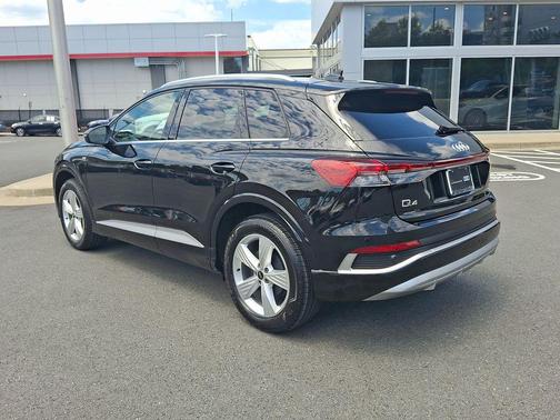 Mythos Black Metallic 2023 Audi Q4 e-tron Premium 50 quattro