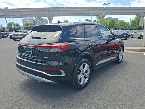Mythos Black Metallic 2023 Audi Q4 e-tron Premium 50 quattro
