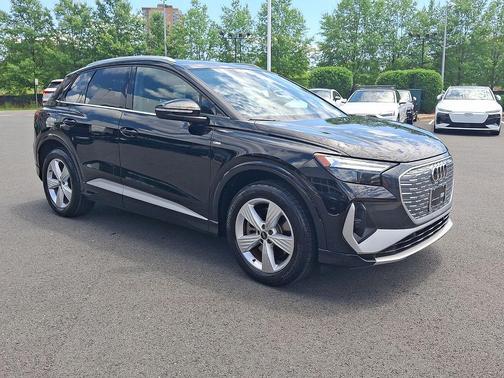 Mythos Black Metallic 2023 Audi Q4 e-tron Premium 50 quattro