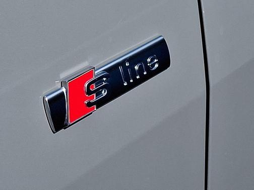 2025 Audi Q4 e-tron Sportback Premium Plus 55 quattro