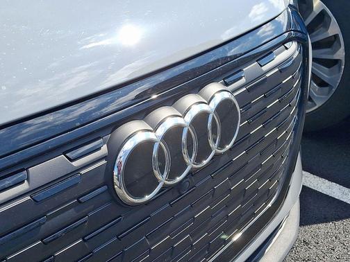 2025 Audi Q4 e-tron Sportback Premium Plus 55 quattro